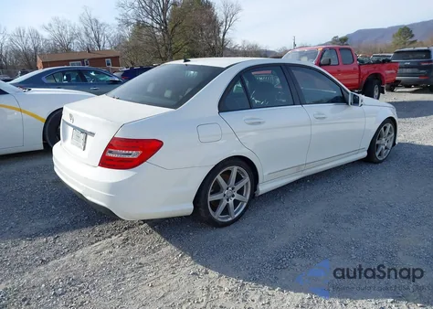 2014 Mercedes-Benz C-Class C 250 Sport из США, поврежденный, VIN WDDGF4HB5EG253846